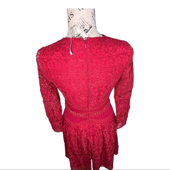 ASOS DESIGN long sleeve midi dress in lace with circle trim details in berry - Picture 6 of 10